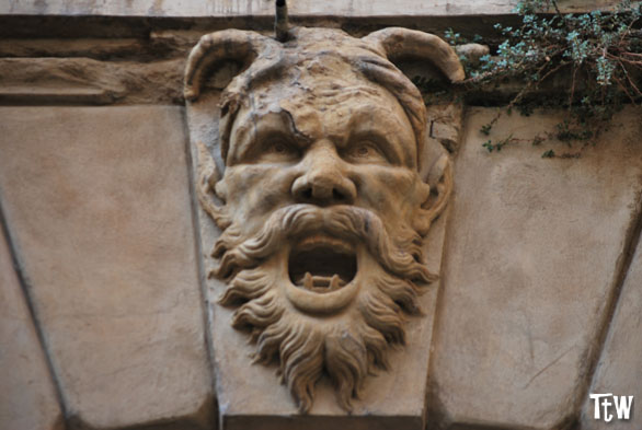 Il mascherone di palazzo Malvasia, Bologna