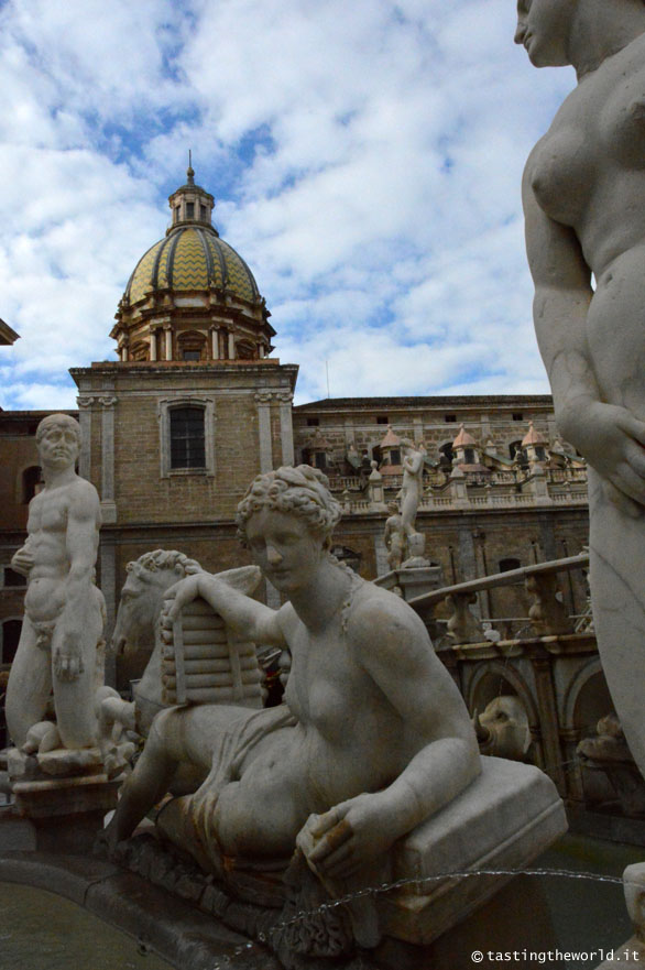 Fontana della vergogna a Palermo