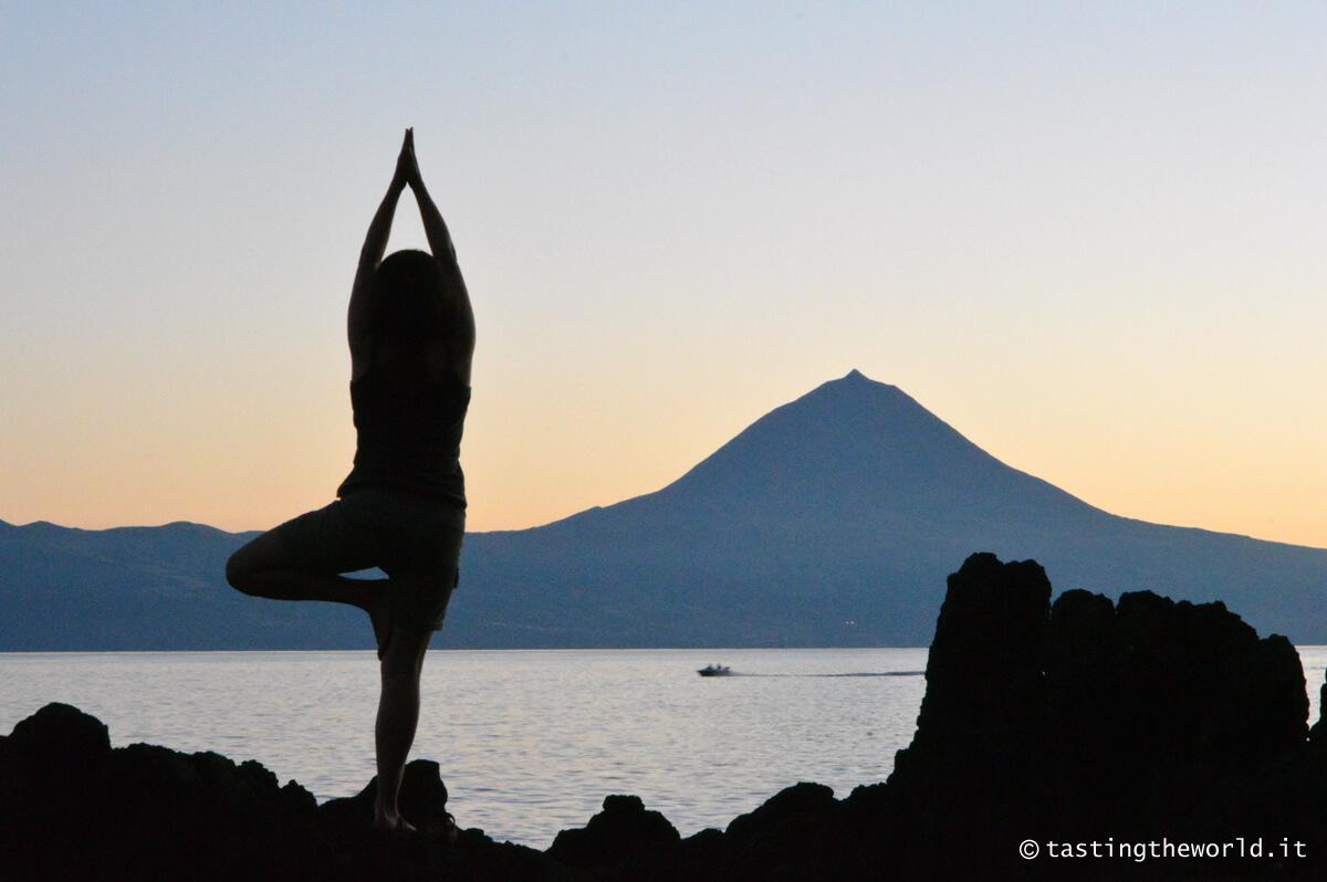 Il vulcano Pico visto dall'isola di Faial (Azzorre)