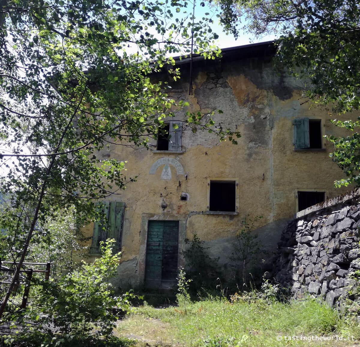 Ex caserma Carabinieri lungo il Sentiero dei Contrabbandieri Tirano